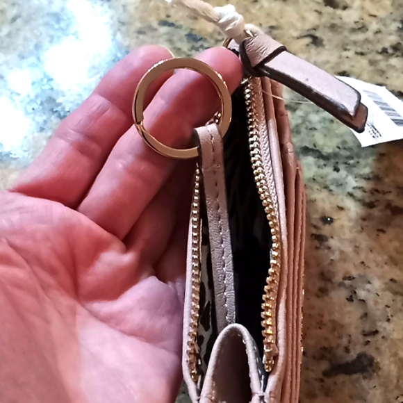 Jessica Simpson Wallet. NWT. Powder Blush. With built in Key Chain. - Picture 6 of 11